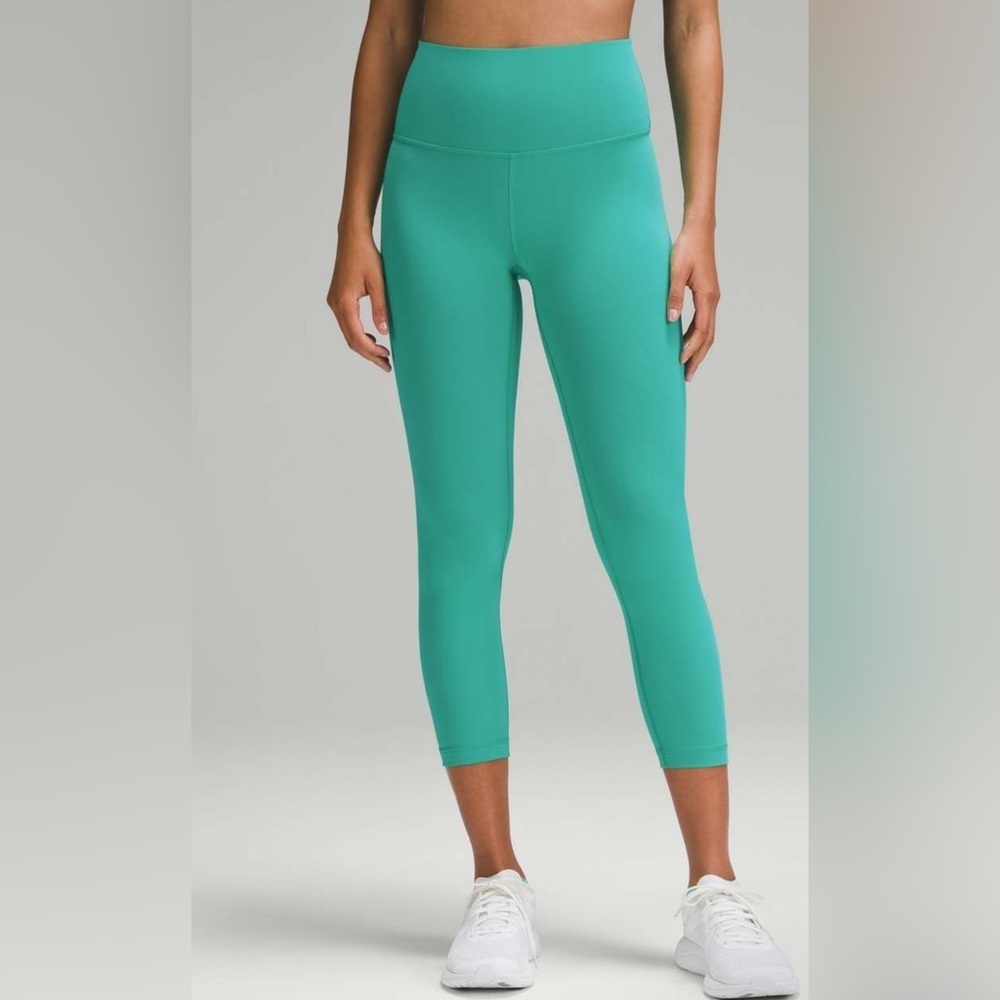 Lululemon Wunder Train HR Crop 23" Size 20 in Kelly Green